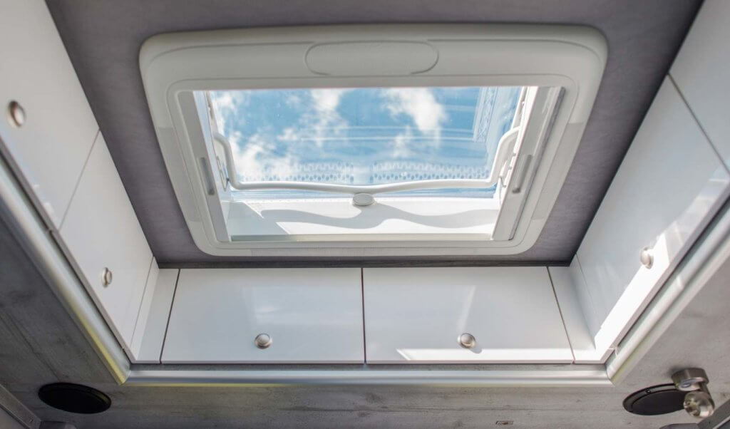 Camper van roof vent