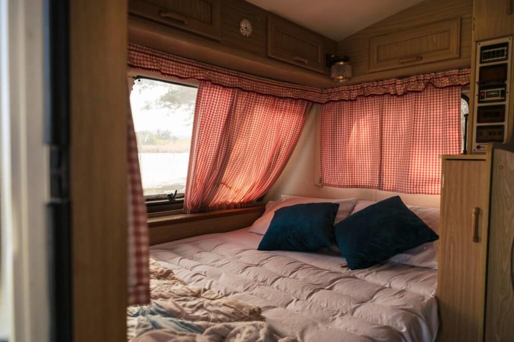 warm bedding for camper van tips in winter time