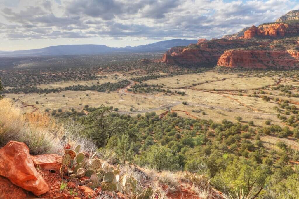 hiking trail in Sedona at Doe Mountain